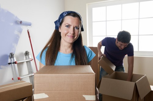 Packing and transport support for an office relocation