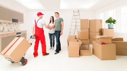 Safe handling and communication during a moving operation